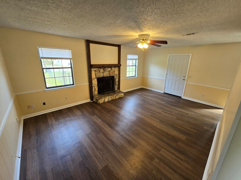 2501 Creekwood Dr. – photo 2
