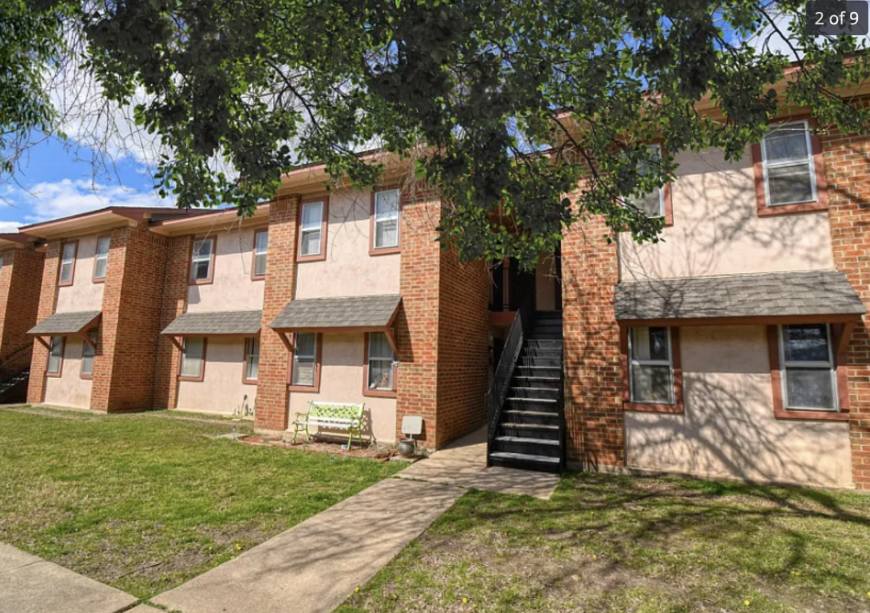 1100 West Austin St. – photo 2