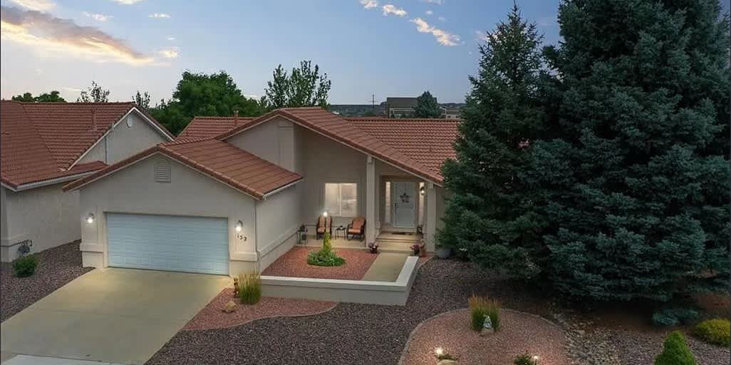 152 Las Lunas Street – photo 1