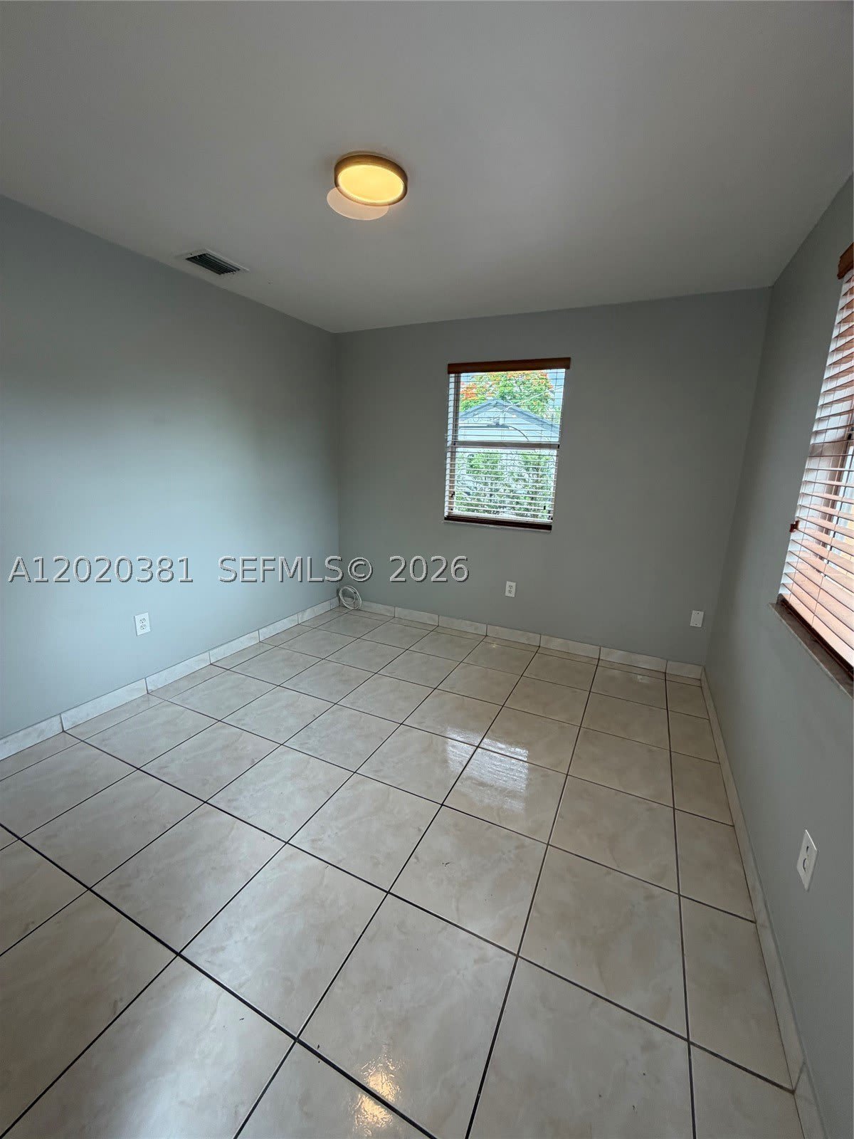 16940 SW 94th Ave – photo 2