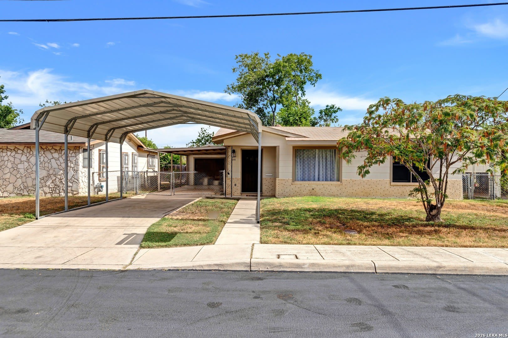 411 W Hart Ave – photo 2