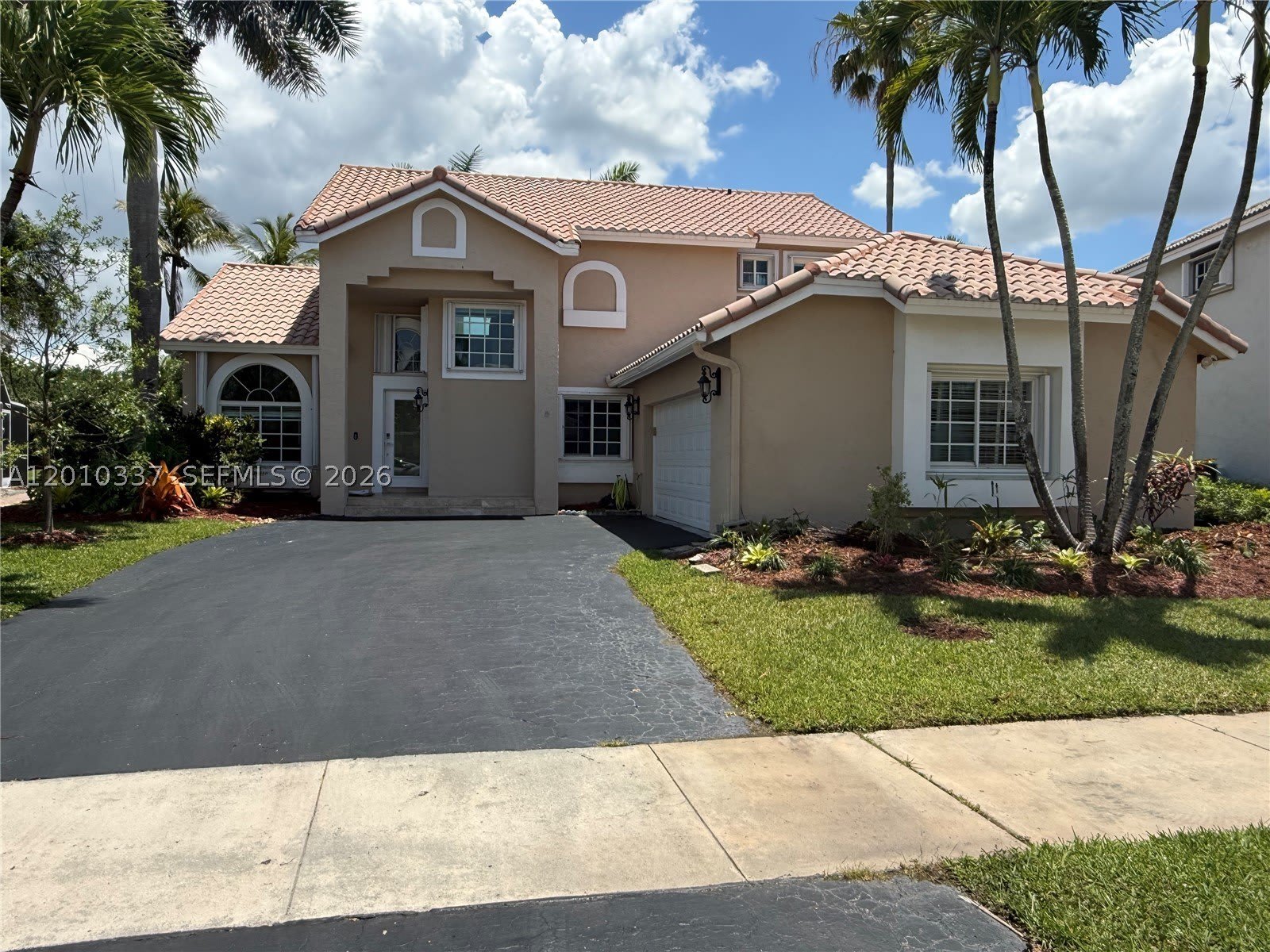 1070 Capistrano – photo 3