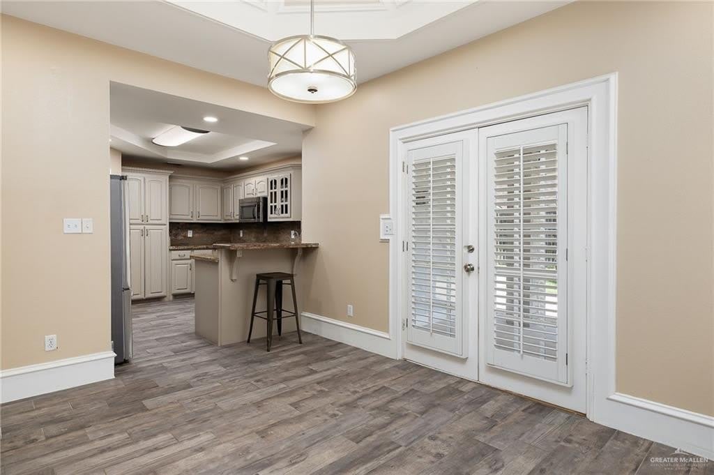 413 E Wisteria Avenue – photo 5