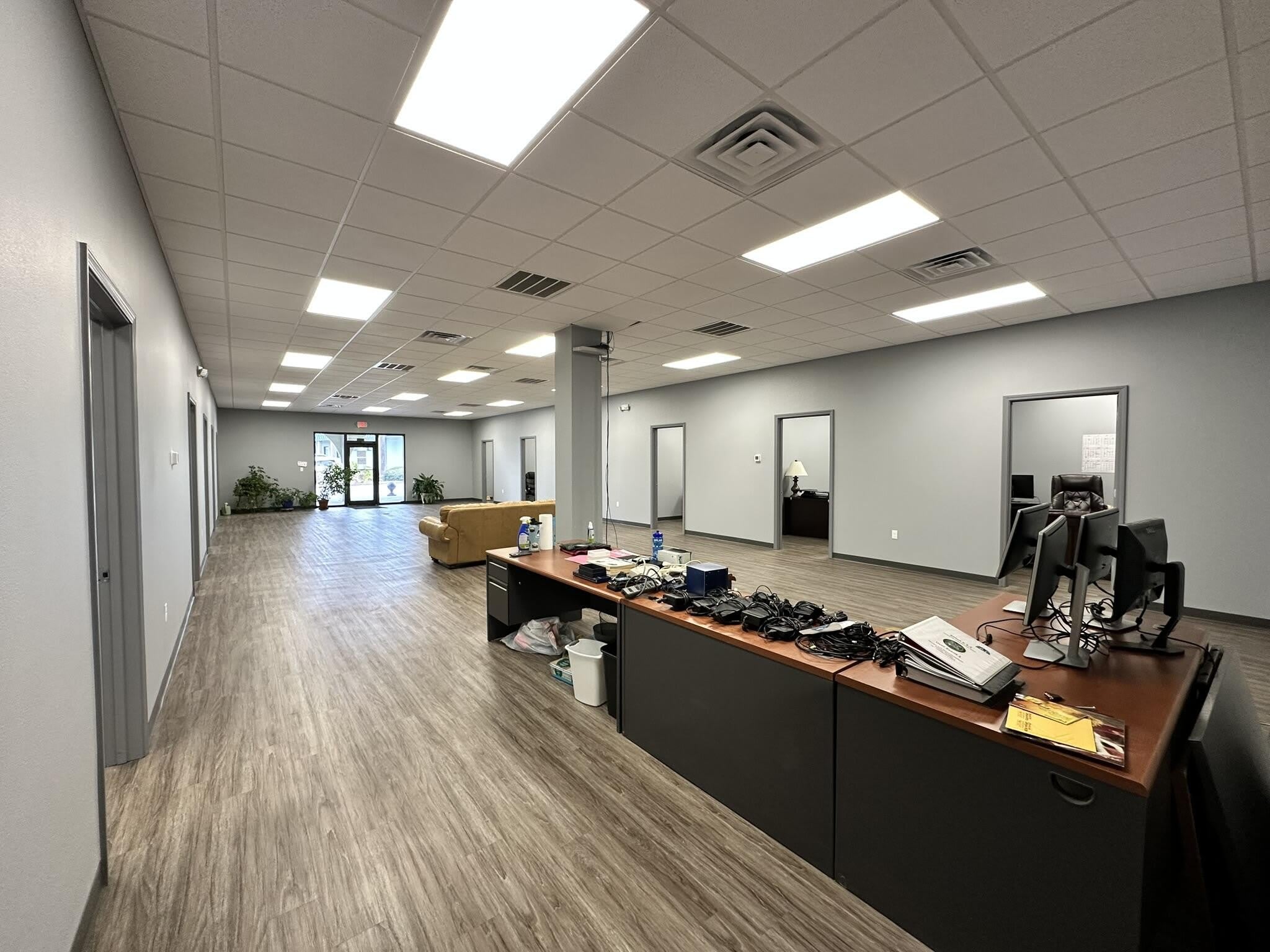 1047 E John Sims Parkway – photo 4