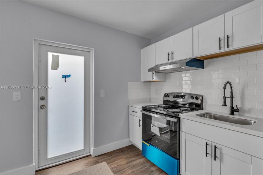 2243 Greene St – photo 3