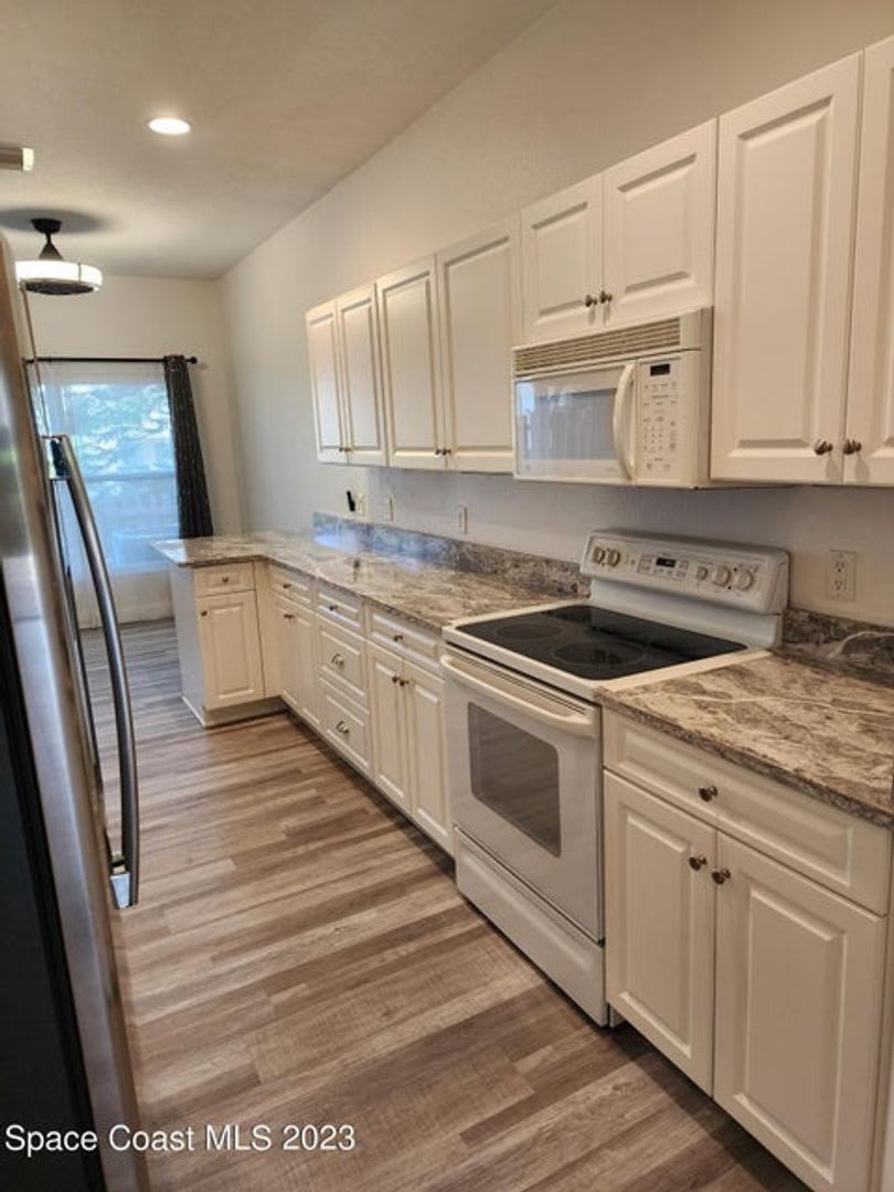 7958 Evelyn Court – photo 3