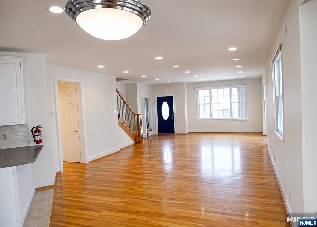 37 Vanderburgh Avenue – photo 2