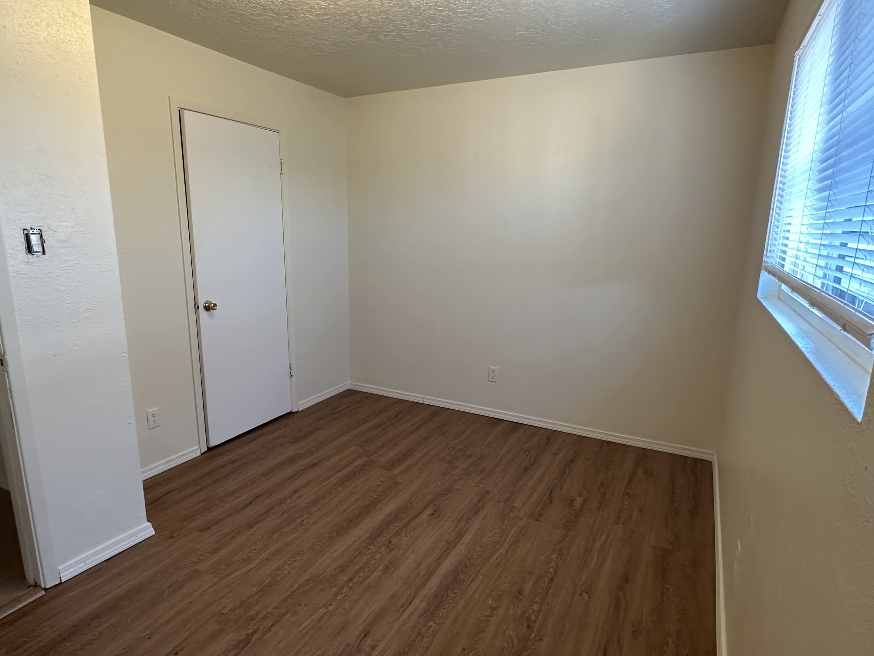 12008 Copper Avenue Northeast – photo 4