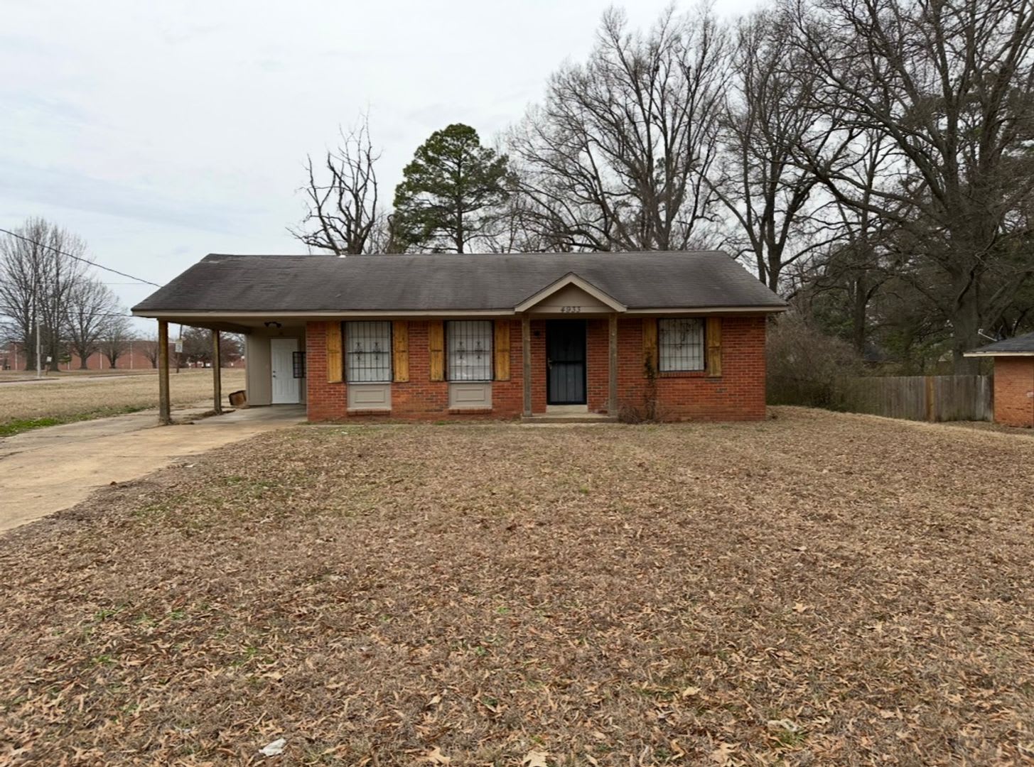 Beautiful 3 Bedroom Home Ready For Move In – photo 1