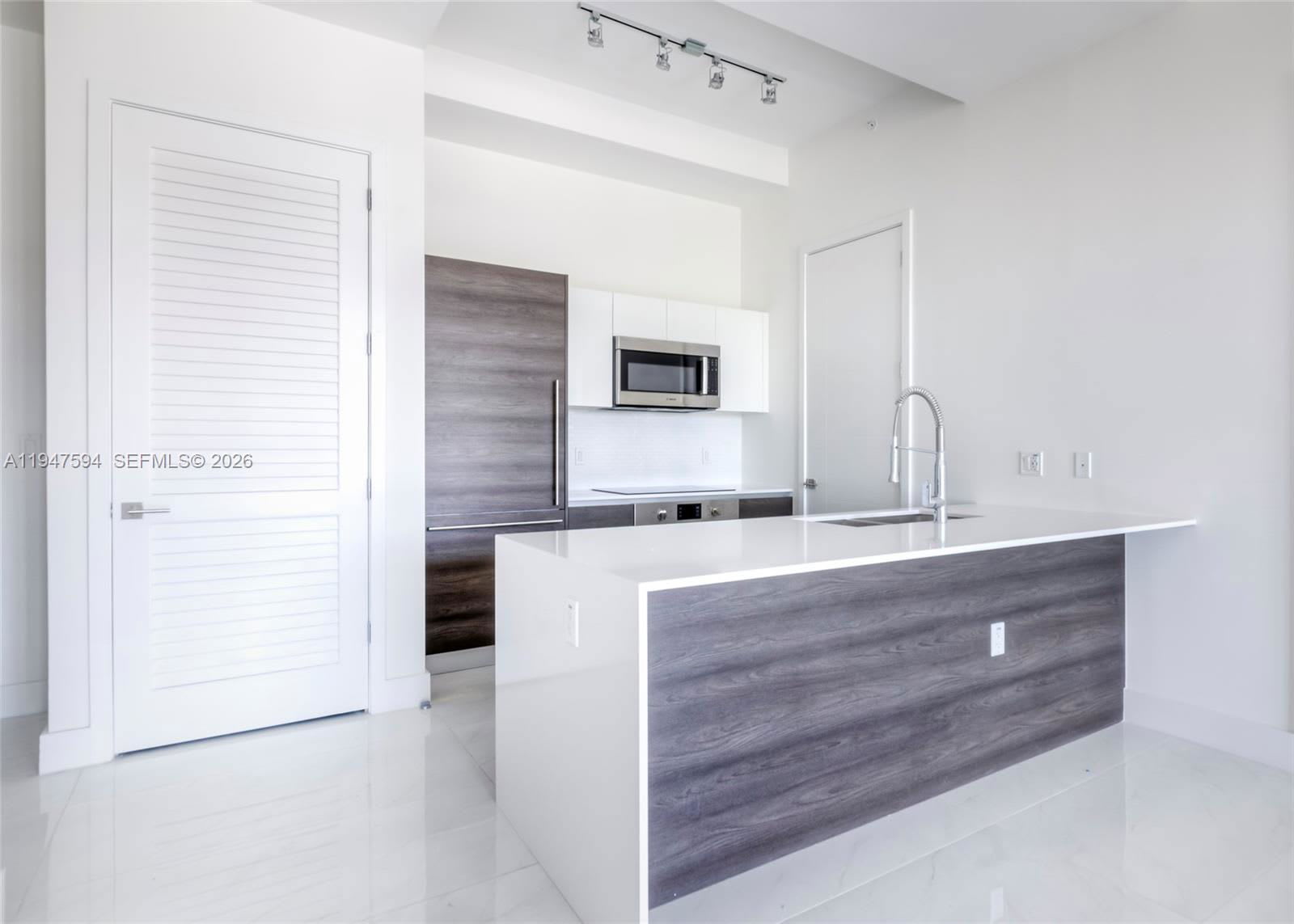 301 Altara Avenue – photo 4