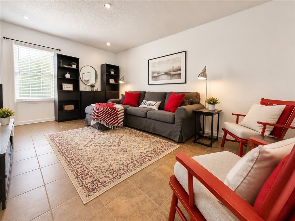 1370 N Oakland Avenue – photo 2
