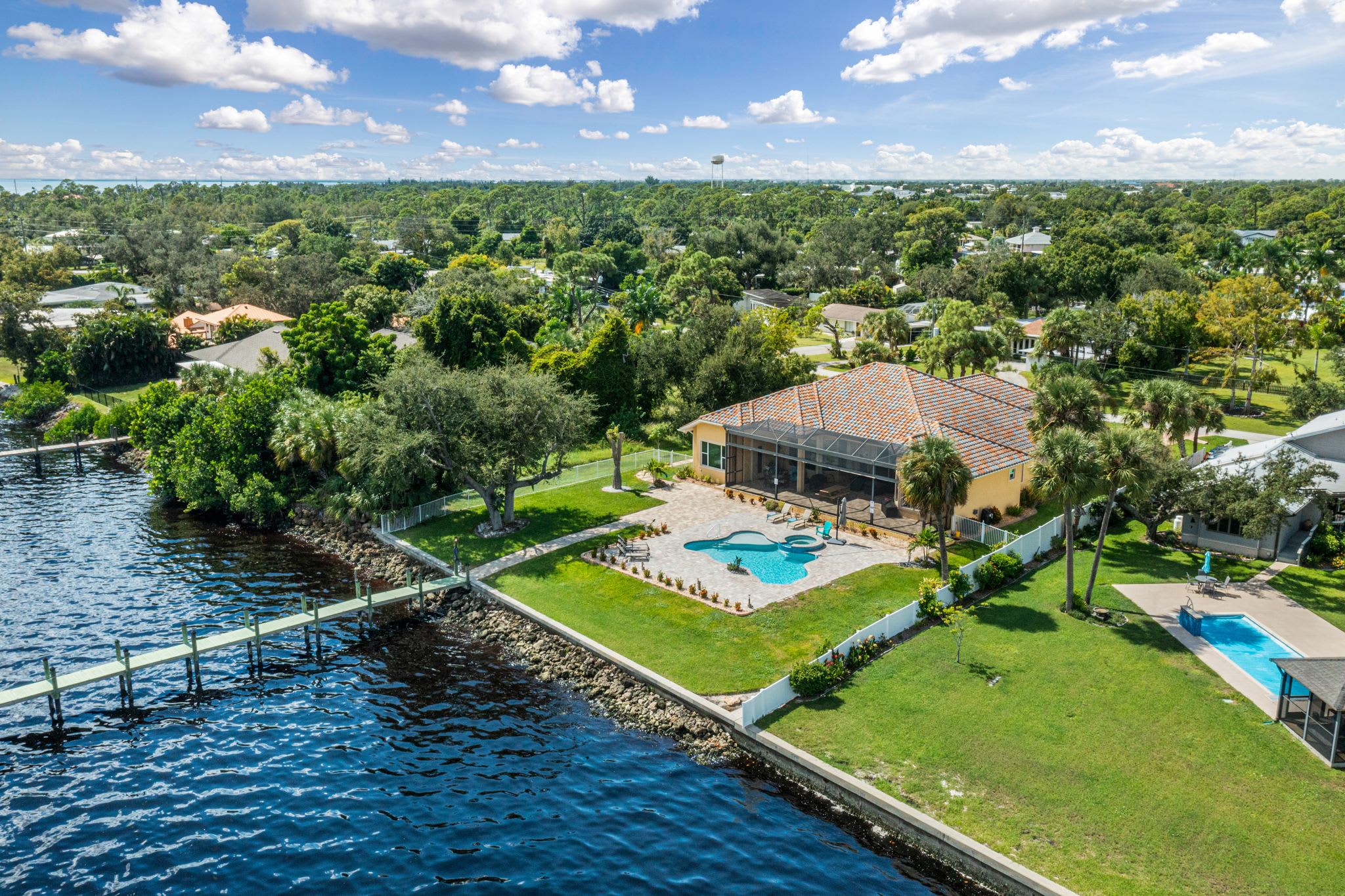 4470 Northshore Dr – photo 1