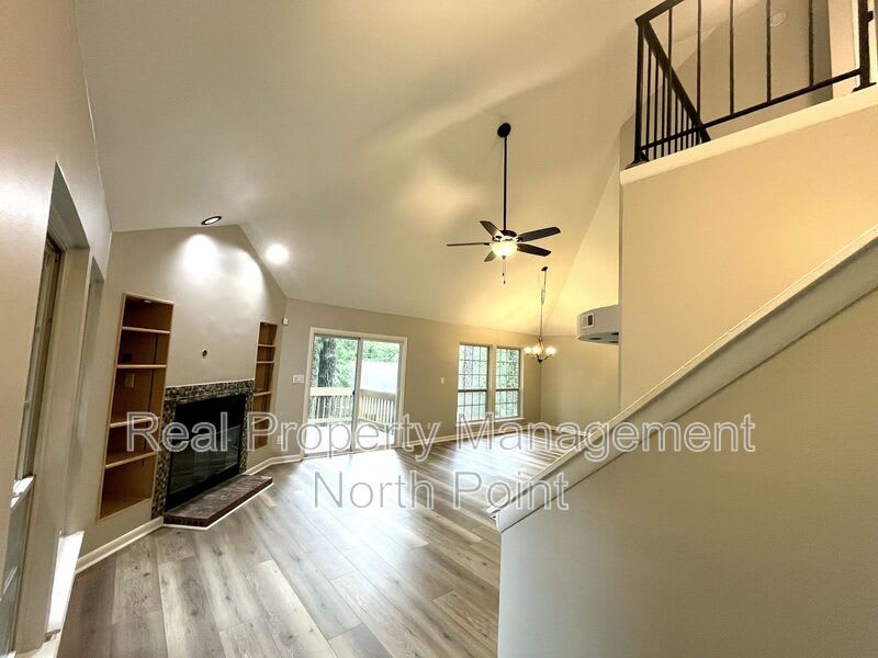 3030 Steeplechase Dr – photo 3