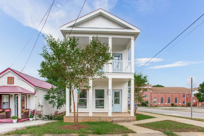 923 West Belmont Street – photo 3