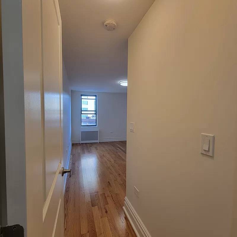 229 E 13th St – photo 4