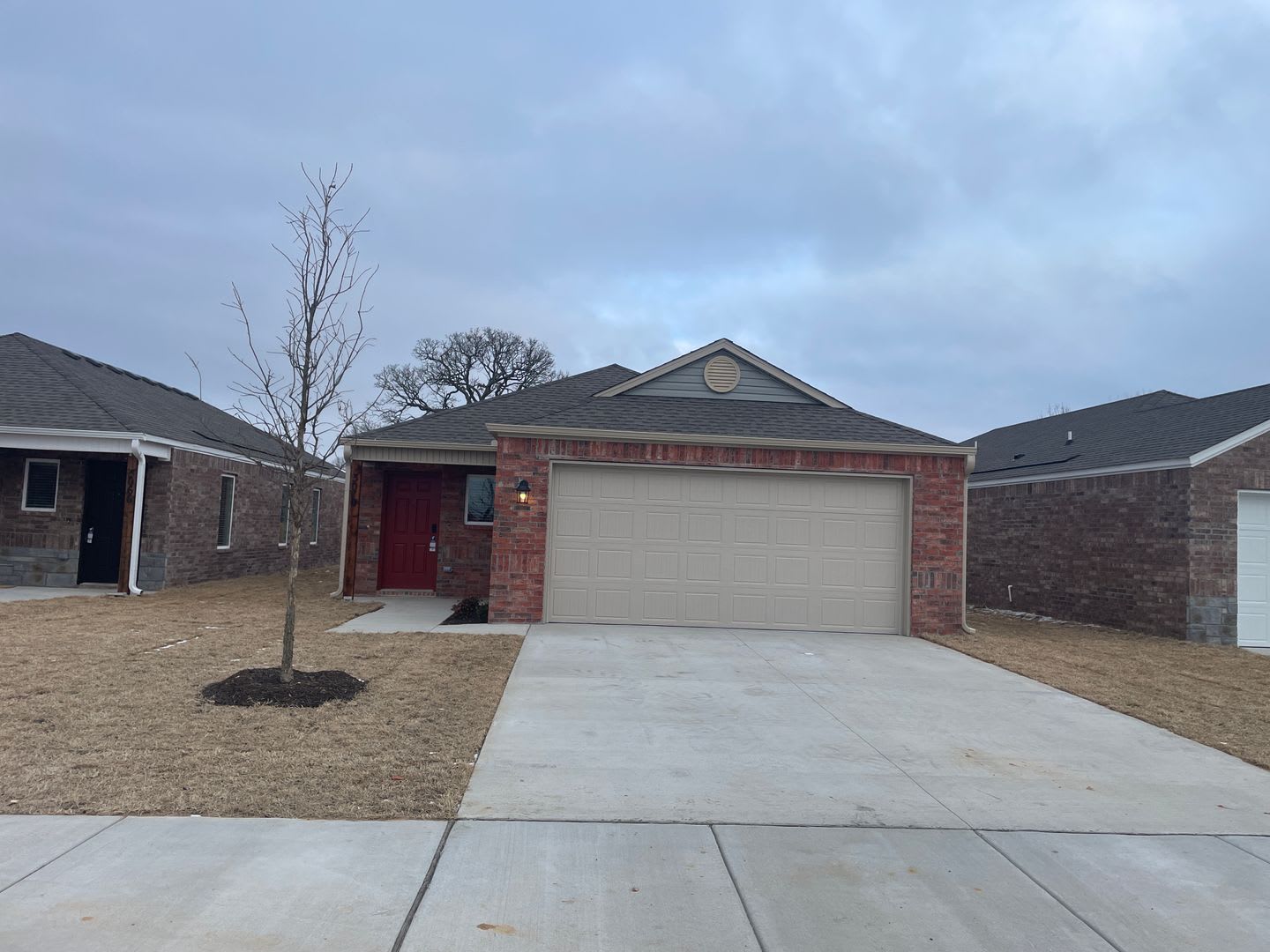 PRE-LEASING NOW! Modern Three Bedroom – photo 3