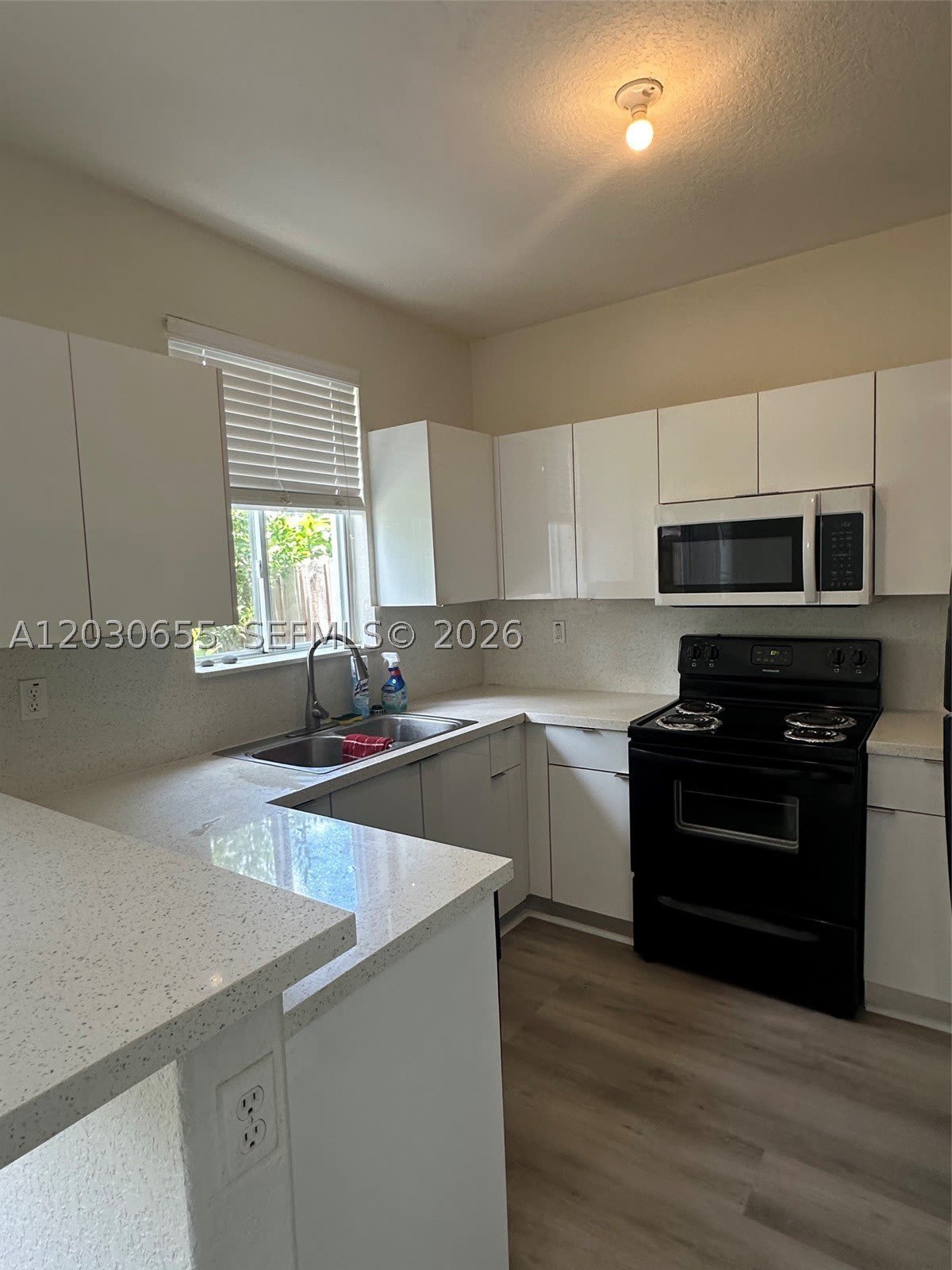 2330 SE 10th St – photo 5