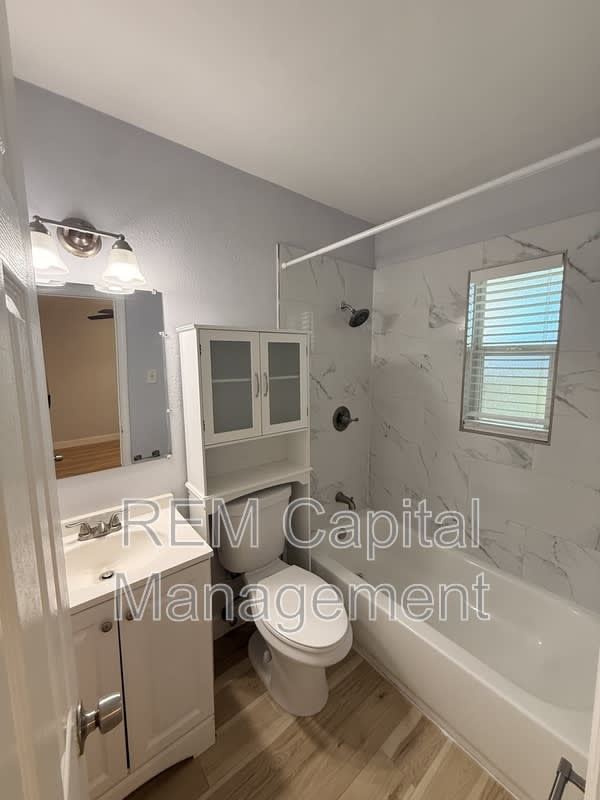 240 30th Ave N – photo 5