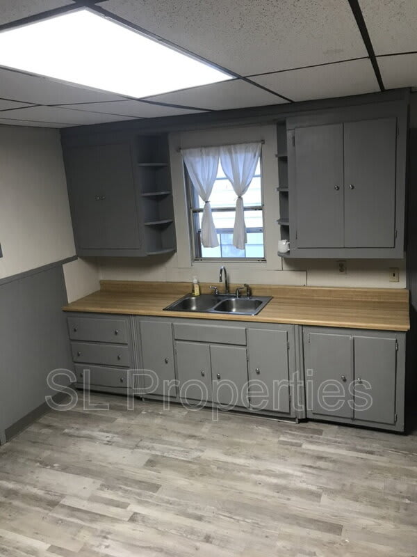 534 Madison St – photo 3