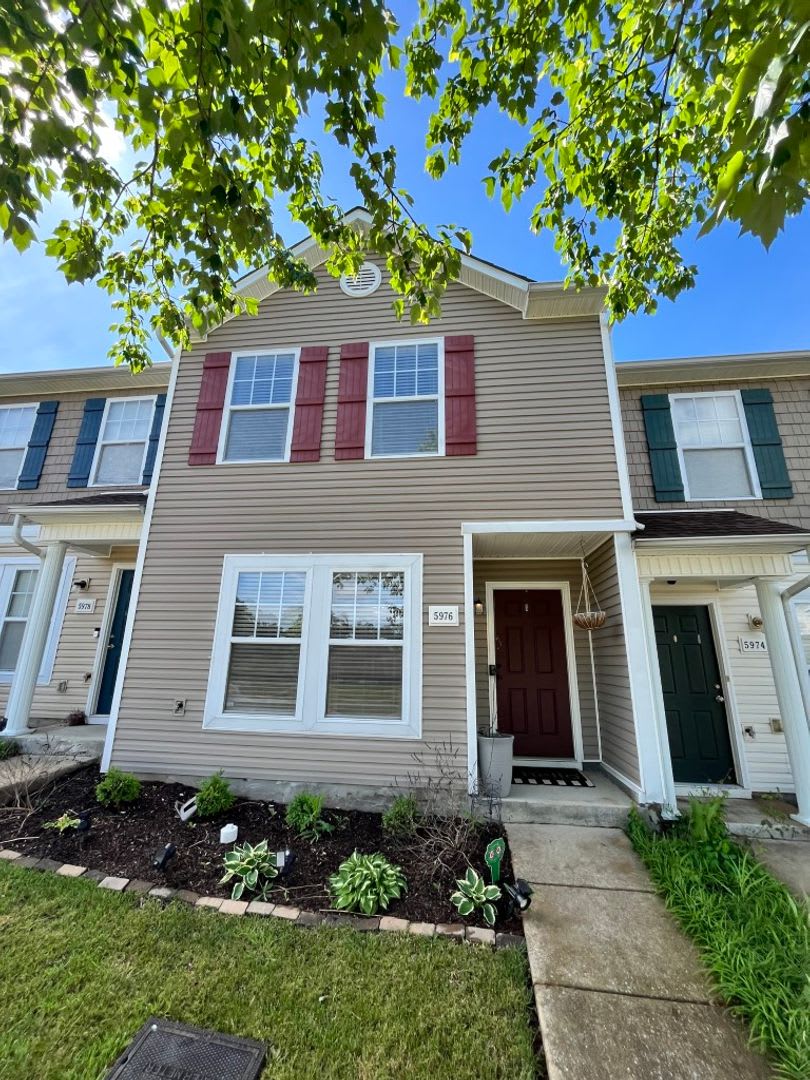 Prime Location Townhome – photo 1