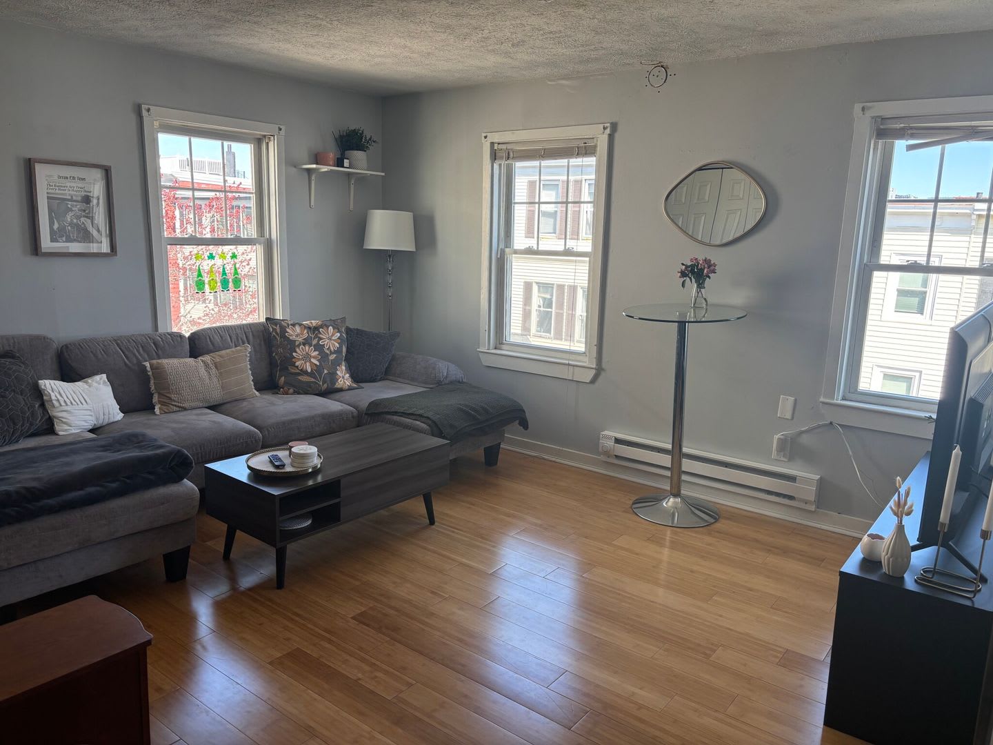 Large, updated 2 bed in a prime location in South Boston – photo 4
