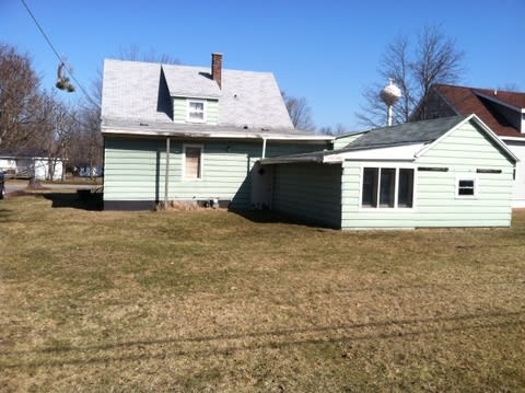 3 Bed 1 Bath Single Family Home In Rothschild – photo 2