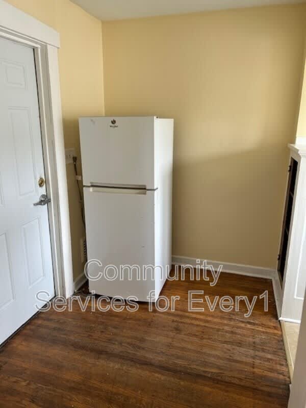 247 Roesch Ave – photo 5
