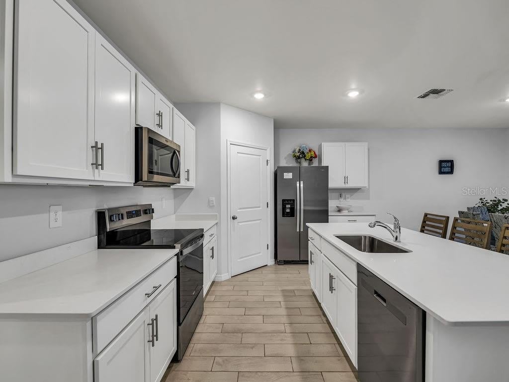 1048 Adalia Terrace – photo 4