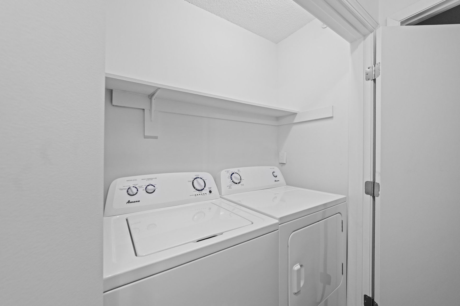 Spacious 2-Bedroom Apartment – Water & Trash Included! – photo 5