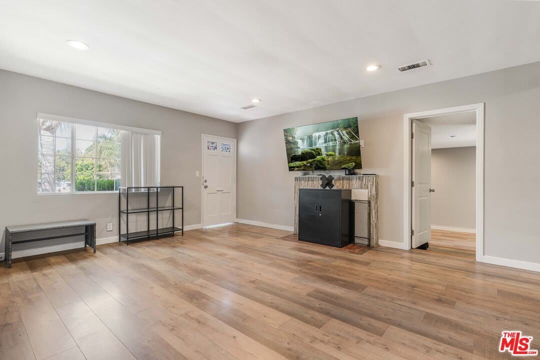 8222 Vanscoy Ave – photo 4