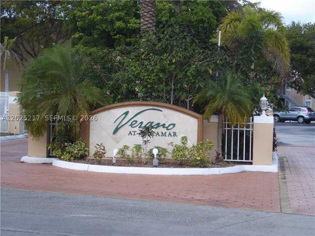 2240 SW 81st Ave – photo 2