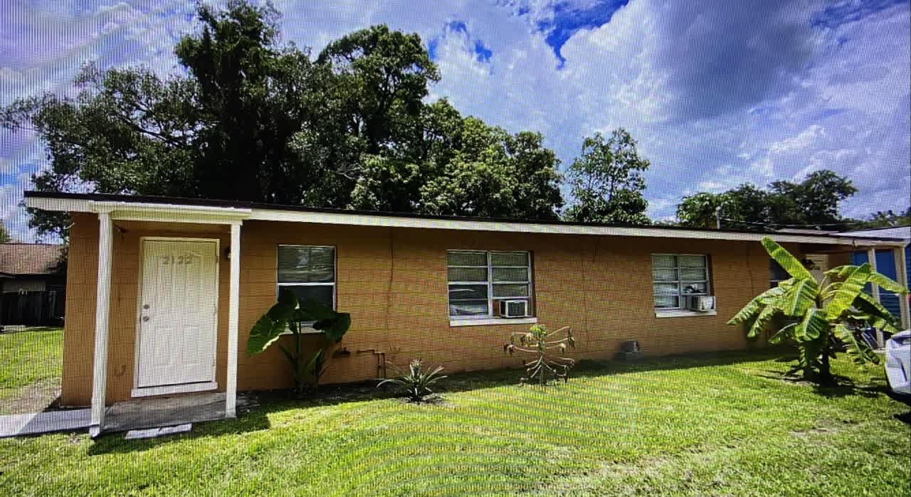 2120 Woods Street – photo 1