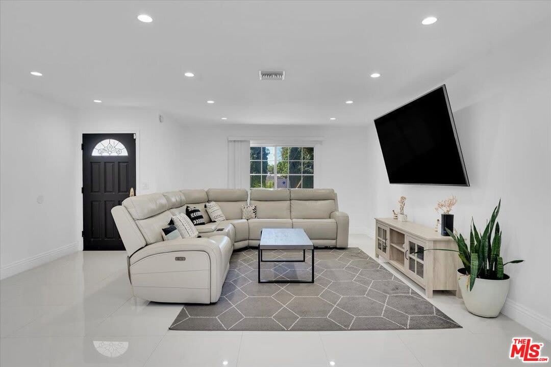 6500 Ponce Ave – photo 2