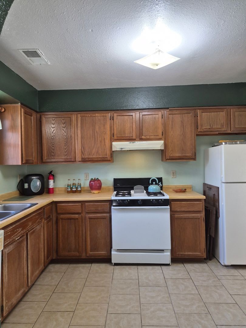 PARTIALLY FURNISHED – photo 1