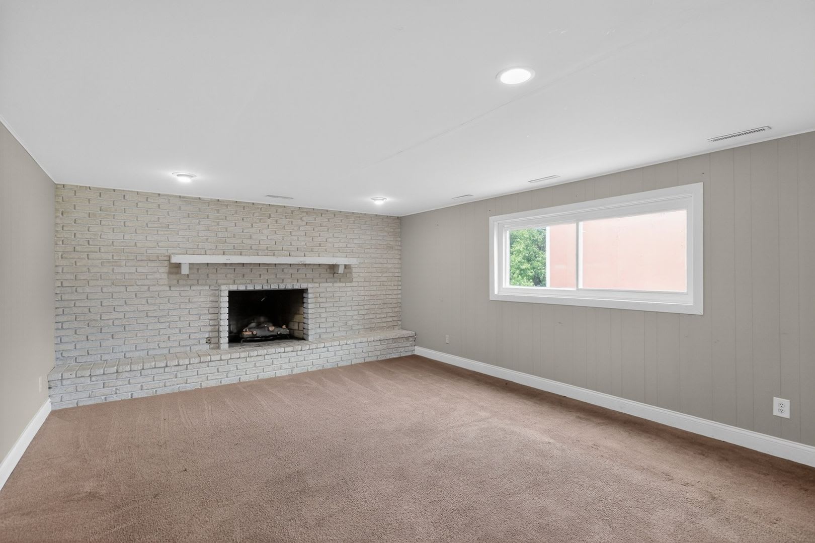 Stunning 4BR House in Crown Point – photo 5