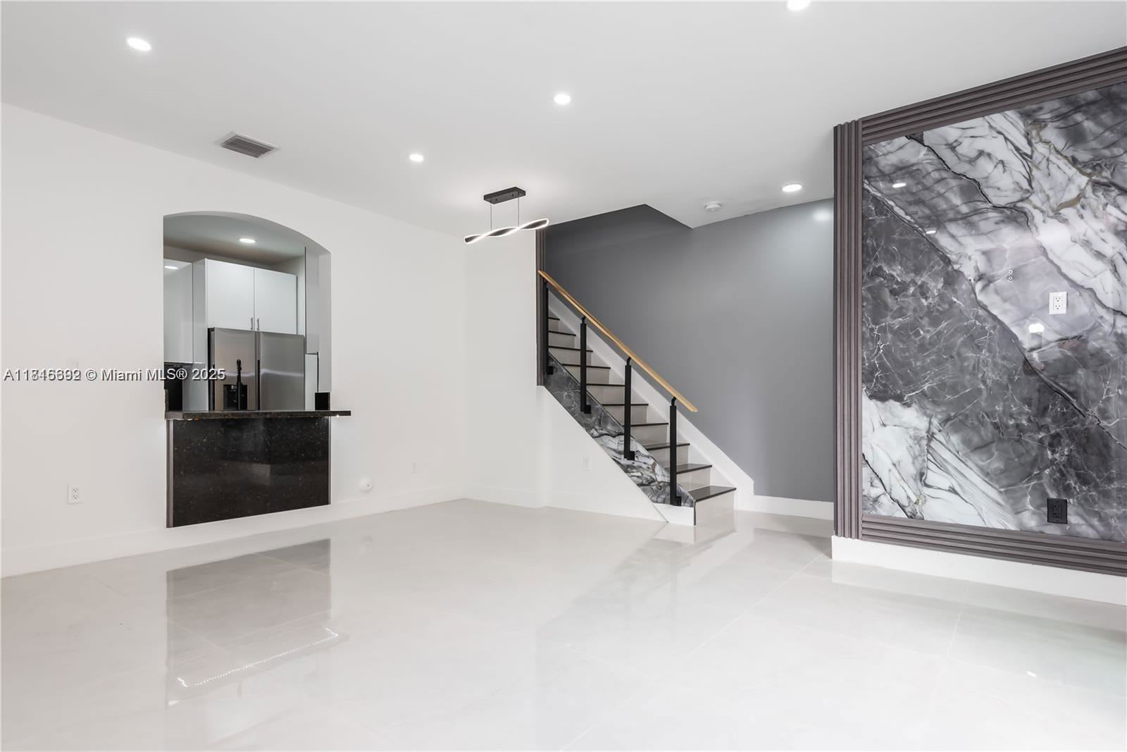 939 Northeast 42nd Terrace – photo 5