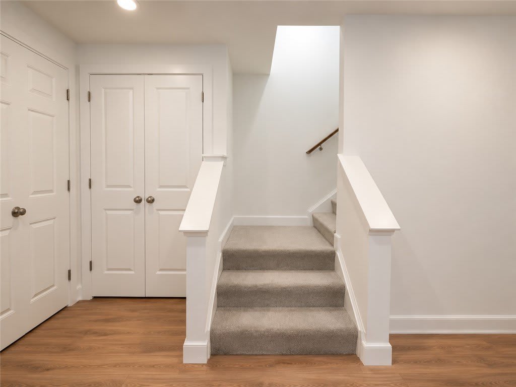 121 Main St – photo 3