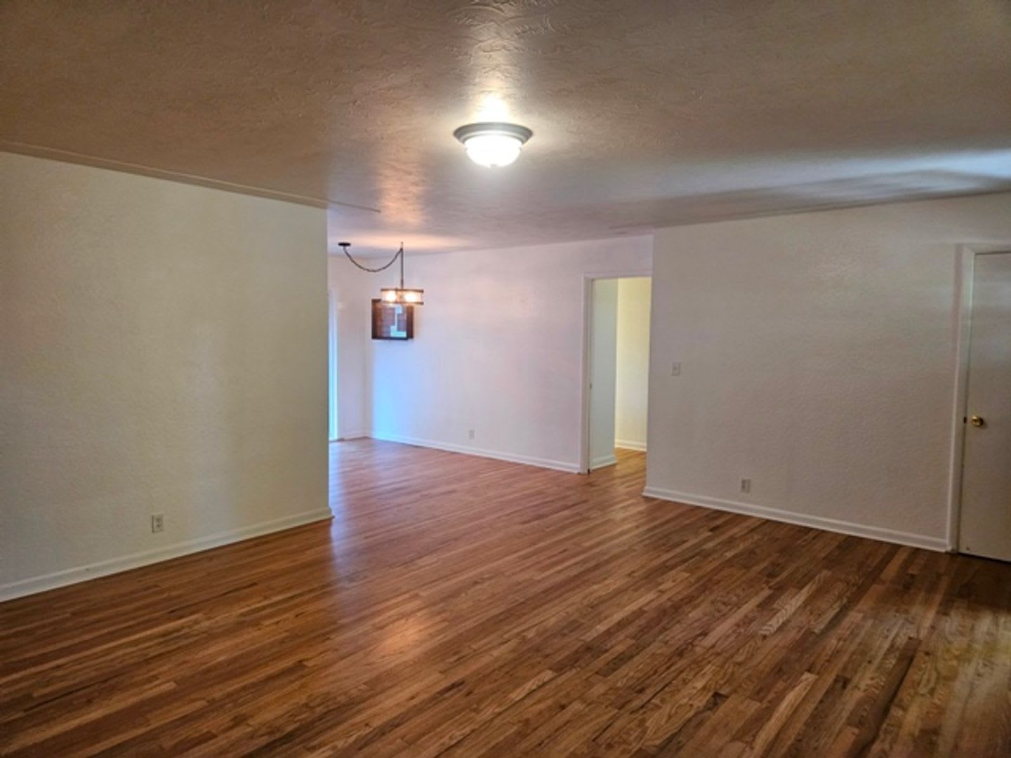 3Bd 1 5Ba Single Story House Available End Of Sept – photo 3