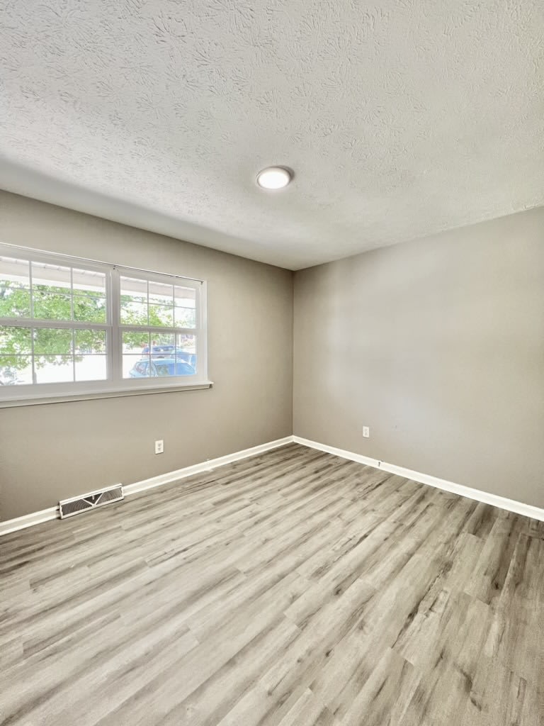 1362 Dix Drive – photo 3
