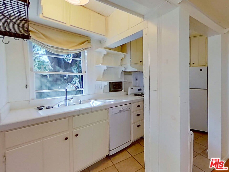 10211 Seabury Ln GH – photo 5