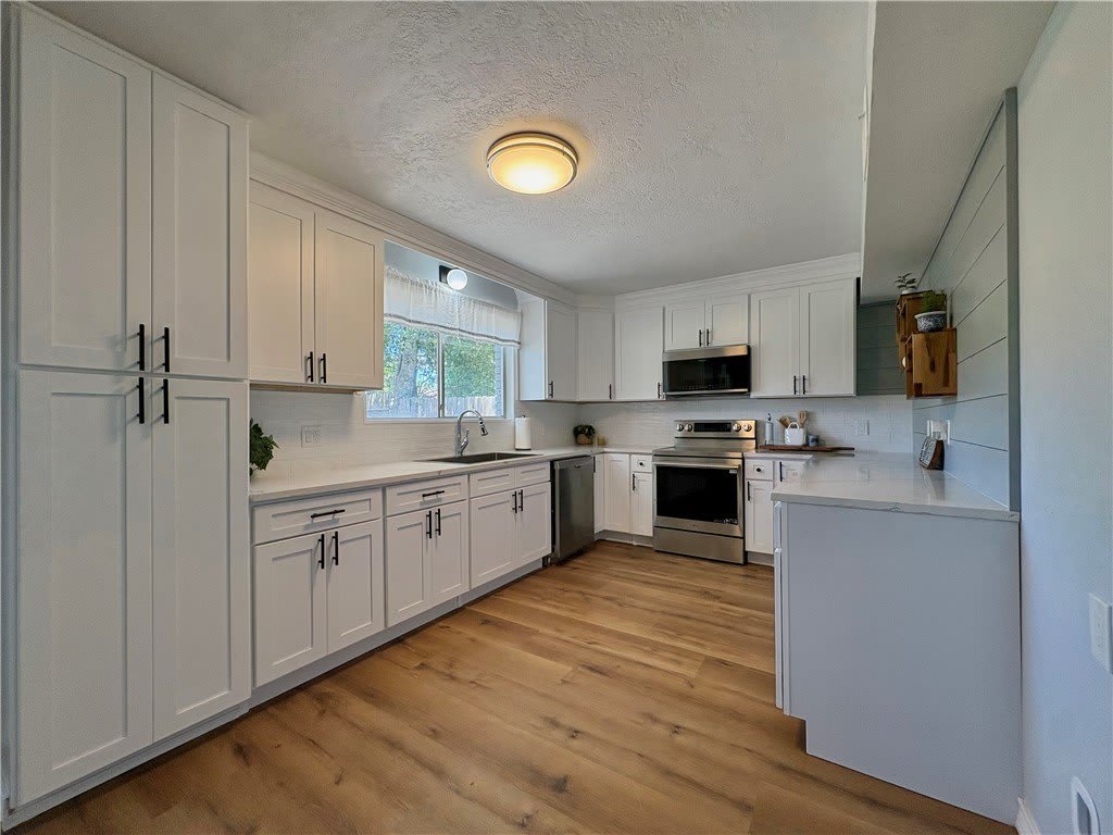 221 Ghent Place – photo 3