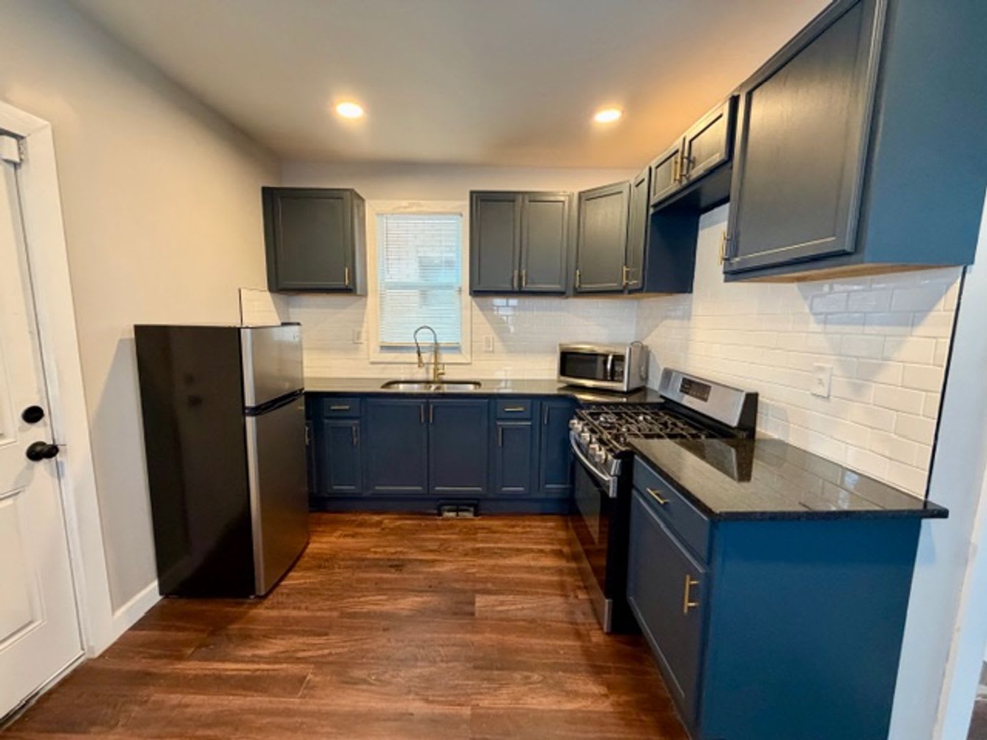 5 Bedroom 1 1/2 bath house for lease. Totally updated KPM Detroit – photo 3