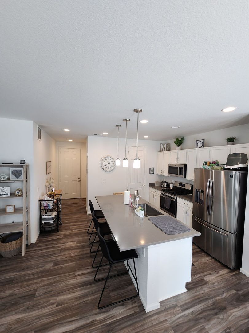 Beautiful 3-Bed, 3-Bath Home on a Spacious Corner Lot! – photo 5