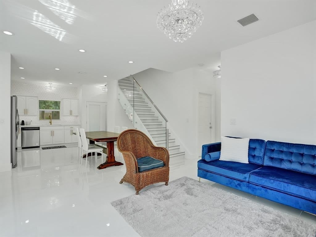 833 SW 17th Street – photo 2