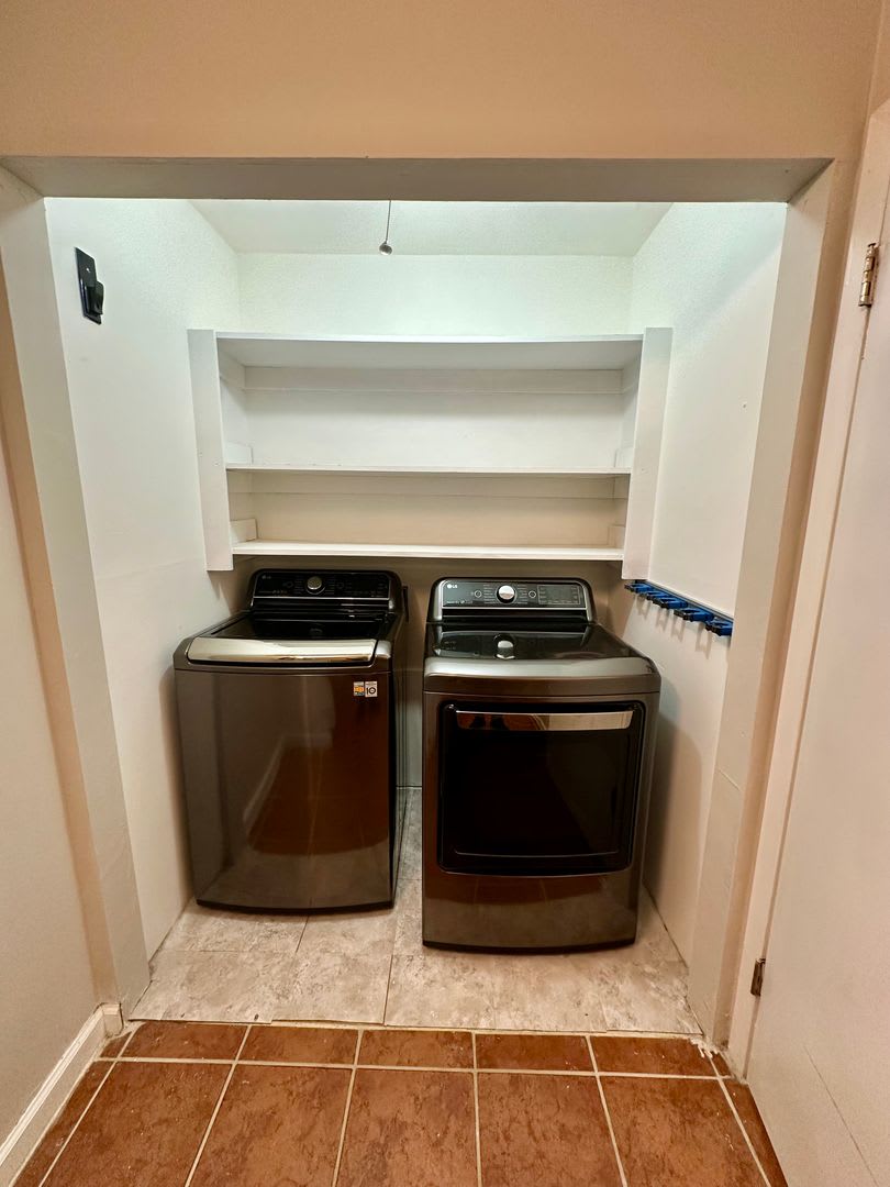 Spacious 2 Bedroom, 2 Bathroom Condominium with City Views – photo 5