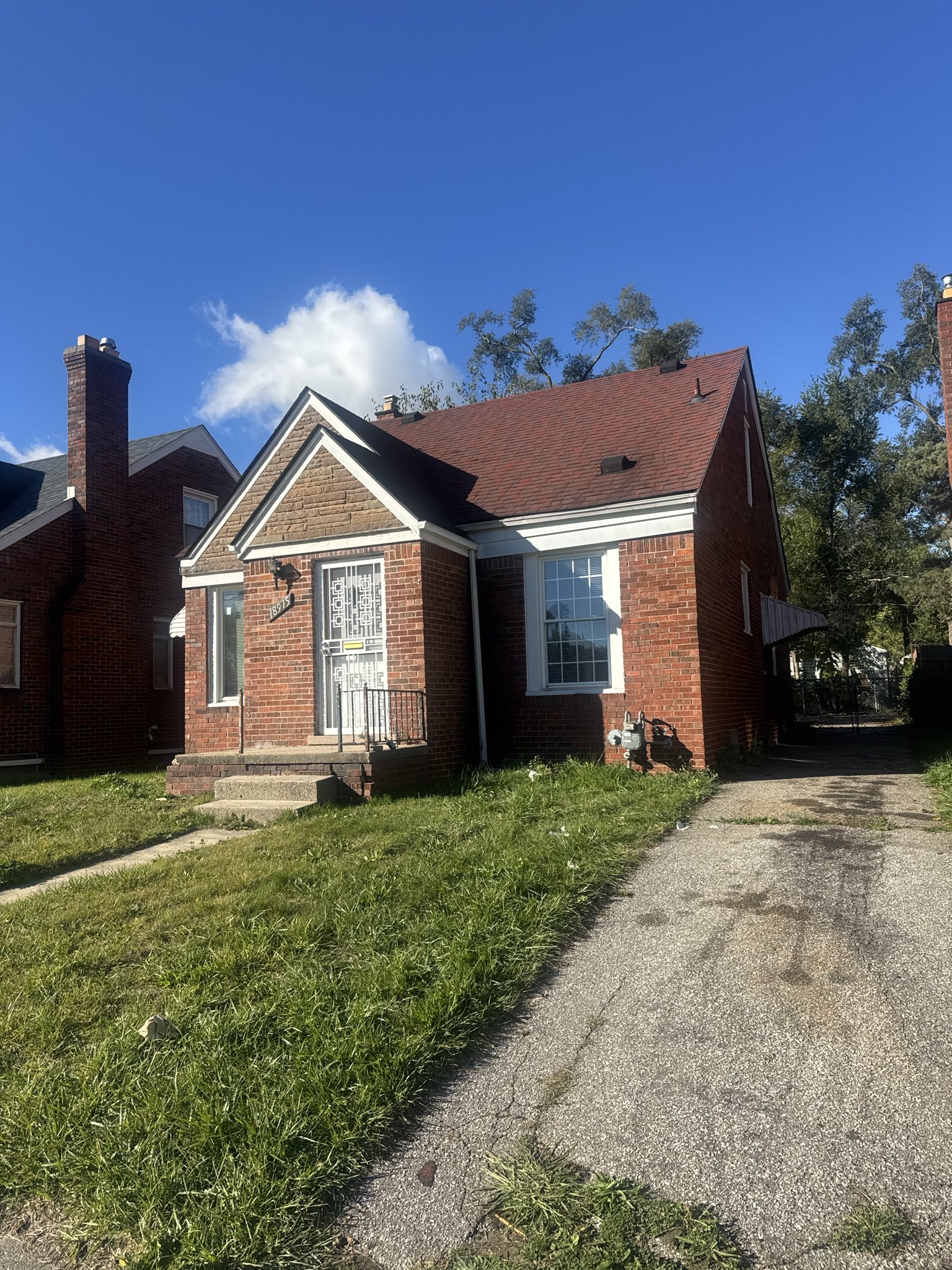 18915 Hamburg St – photo 1