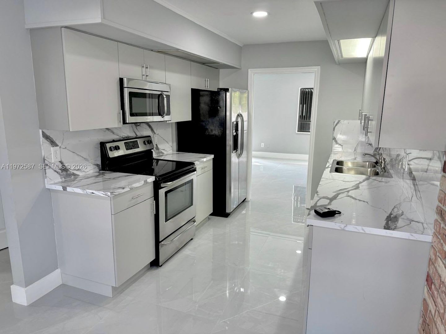 2700 N 34Th Avenue I Hollywood Fl 33021 – photo 2