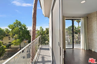 152 South Oakhurst Drive – photo 4