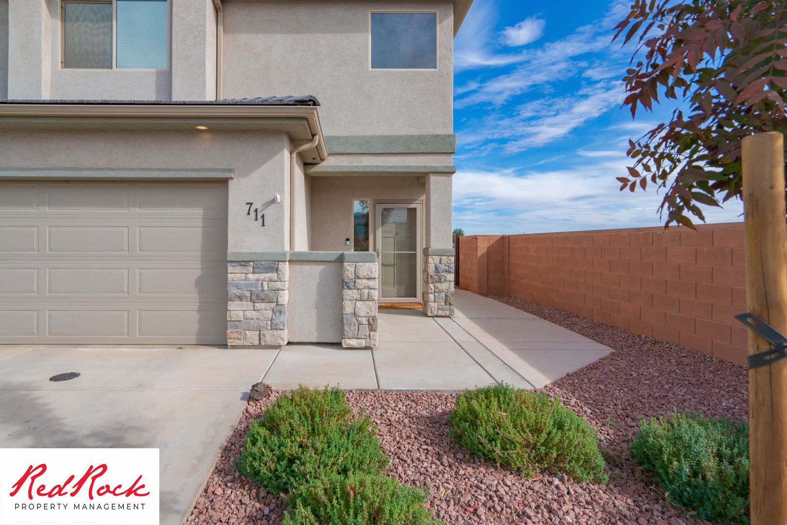 Beautiful townhome in desirable neighborhood in Ivins! – photo 3