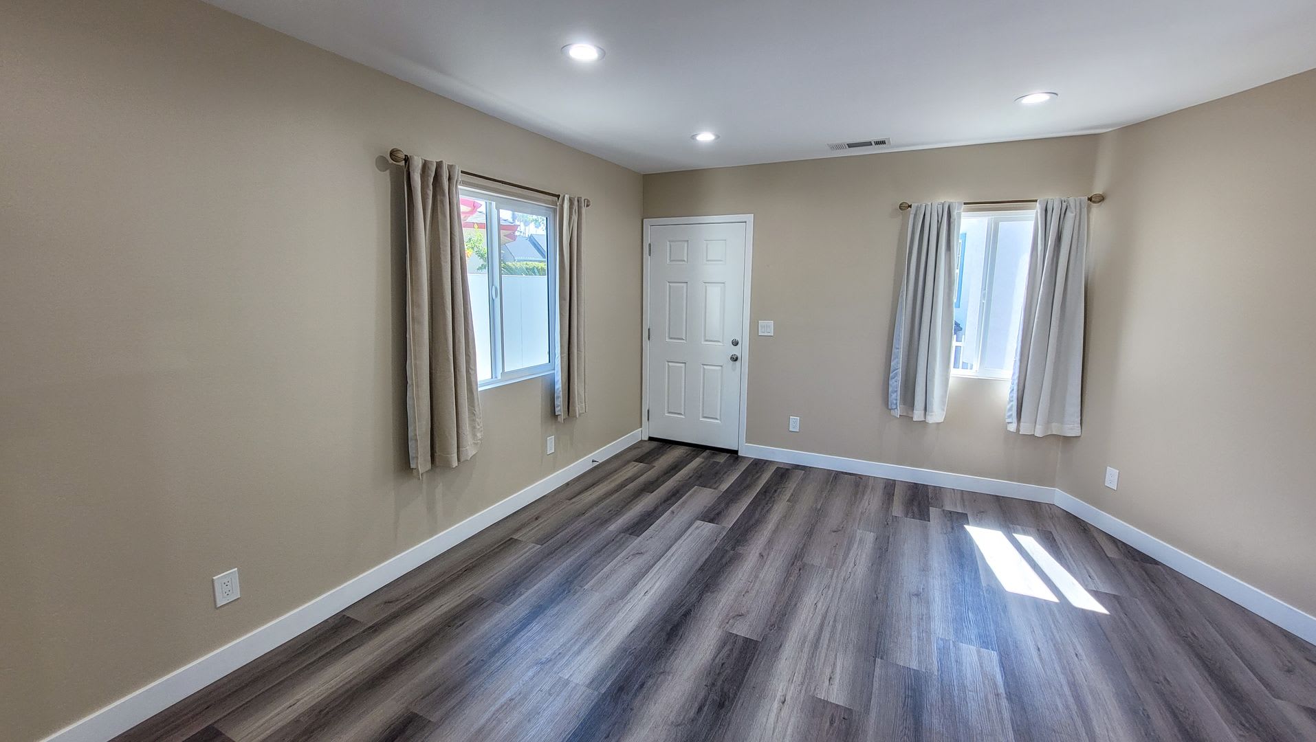 NEW ADU 2 Bed 2 Bath with ALL Appliances Included! – photo 4